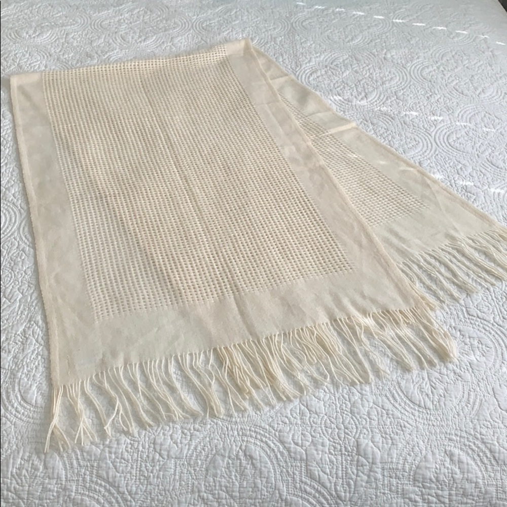 Wool scarf/wrap - Picture 2 of 5